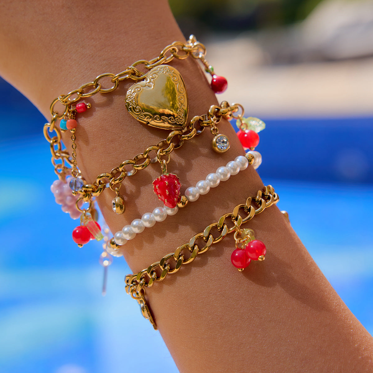 18K Gold Stainless Steel Bracelet Light Luxury High-grade Love Fruit Chain Jewelry